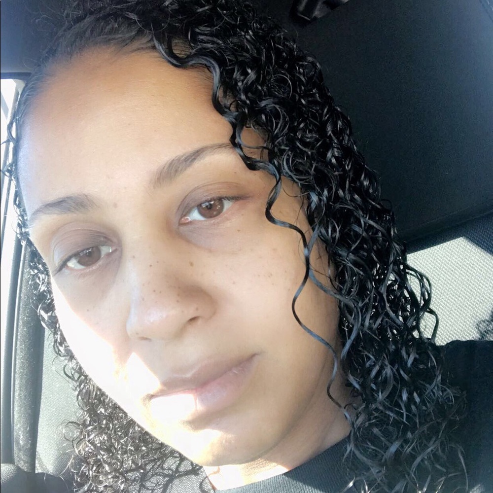 Meet your Posher, Desiree